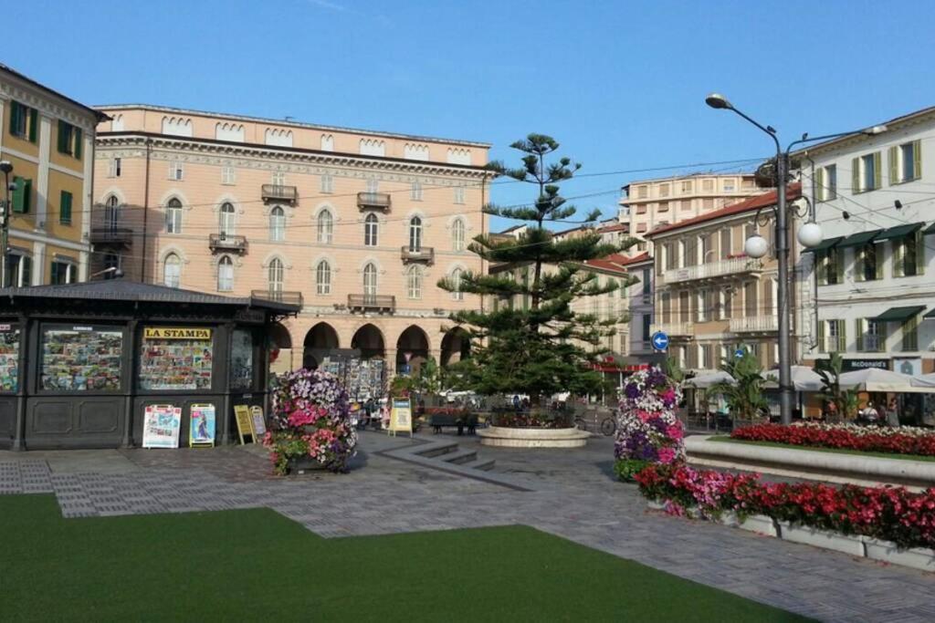Centrally Located Apt By Harbour With Elevator Sanremo Luaran gambar