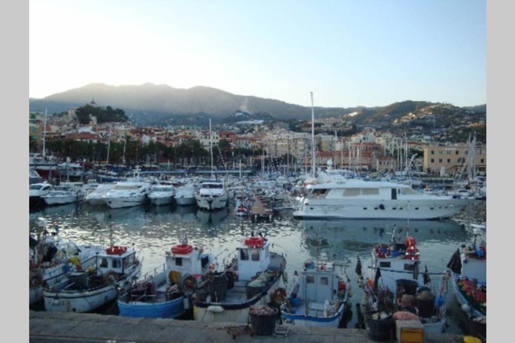 Centrally Located Apt By Harbour With Elevator Sanremo Luaran gambar